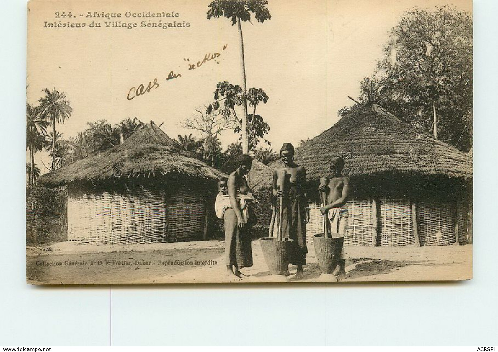 DAKAR Intérieur Du Village Sénégalais  TT 1429 - Senegal