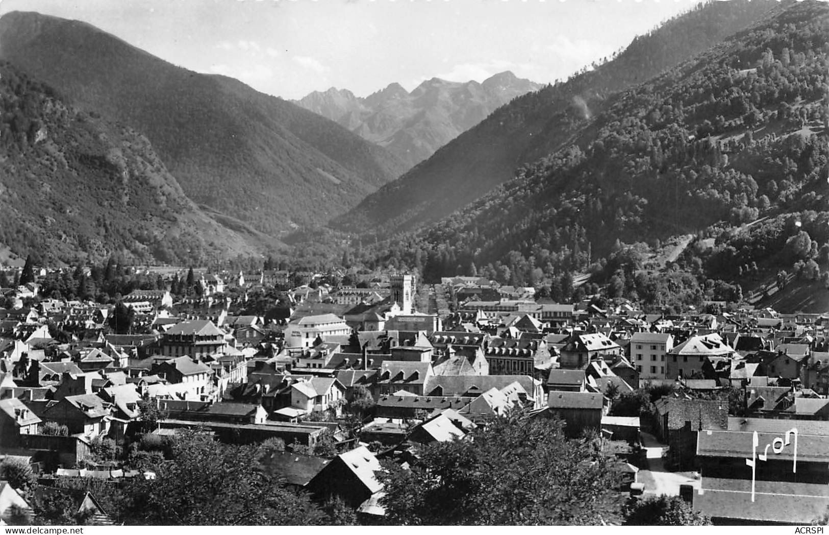 31 LUCHON  Vue Générale Panoramique           (Scan R/V) N°   5   \TT1499Bis - Luchon