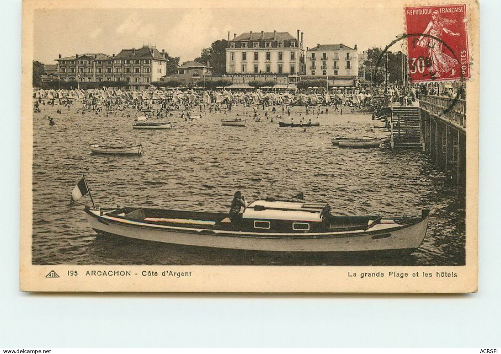 ARCACHON   La Grande Plage Et Un Arcachonais  TT 1484 - Arcachon