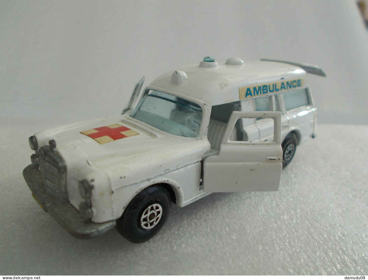 Matchbox Mercedes Ambulance Reference K-26 Made In England - Other & Unclassified