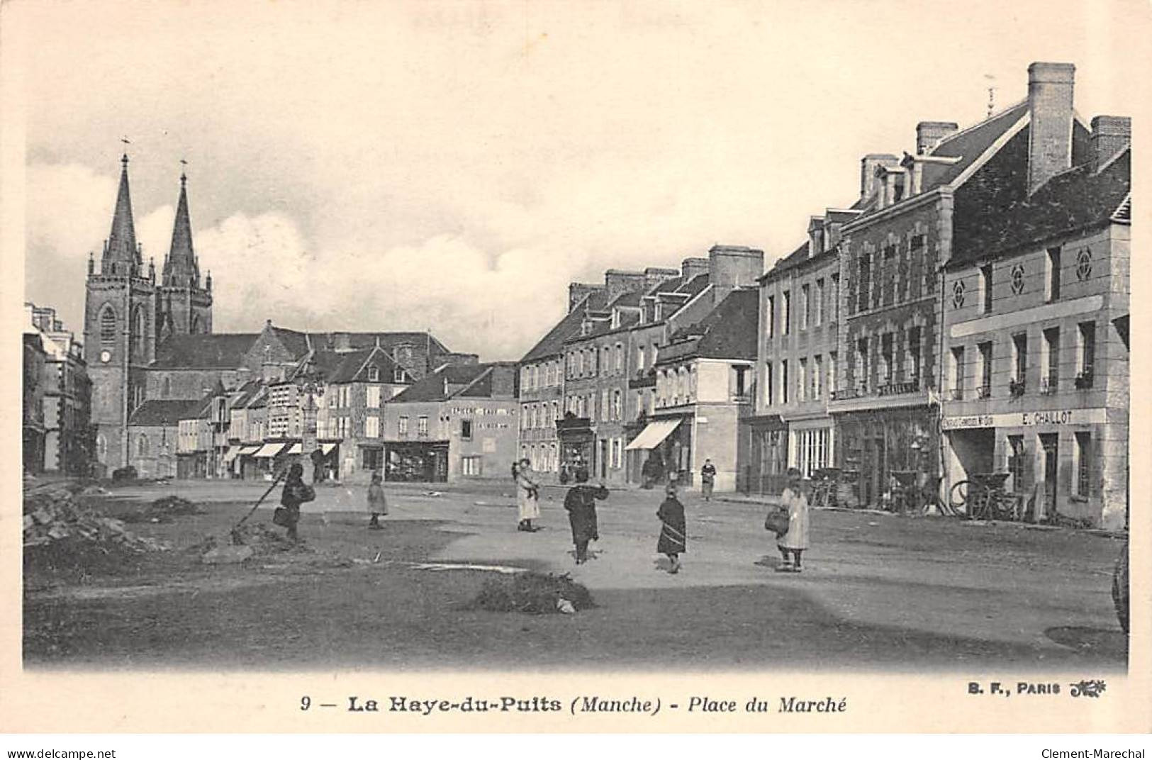 LA HAYE DU PUITS - Place Du Marché - Très Bon état - Autres & Non Classés