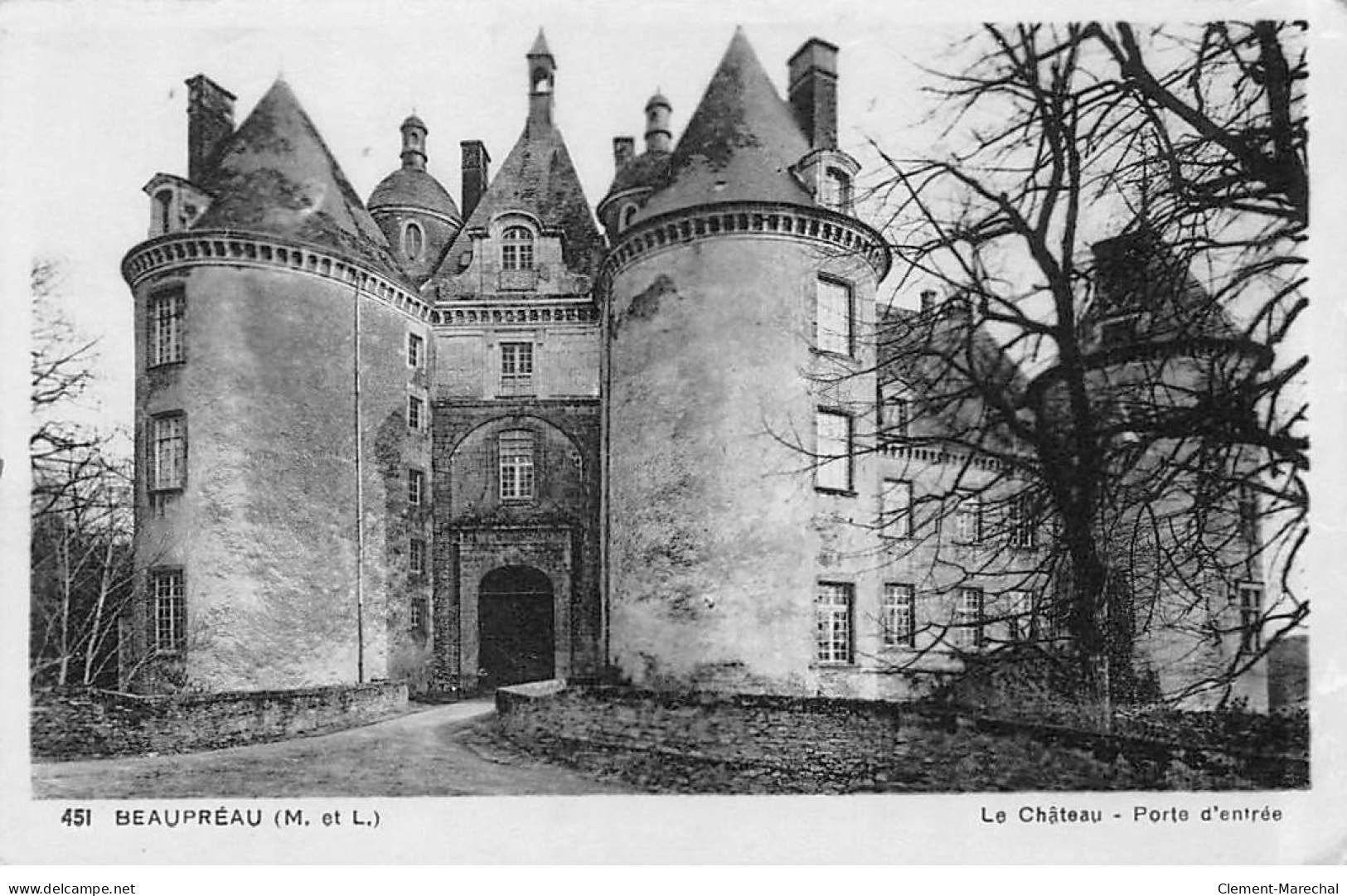 BEAUPREAU - Le Château - Porte D'Entrée - Très Bon état - Autres & Non Classés