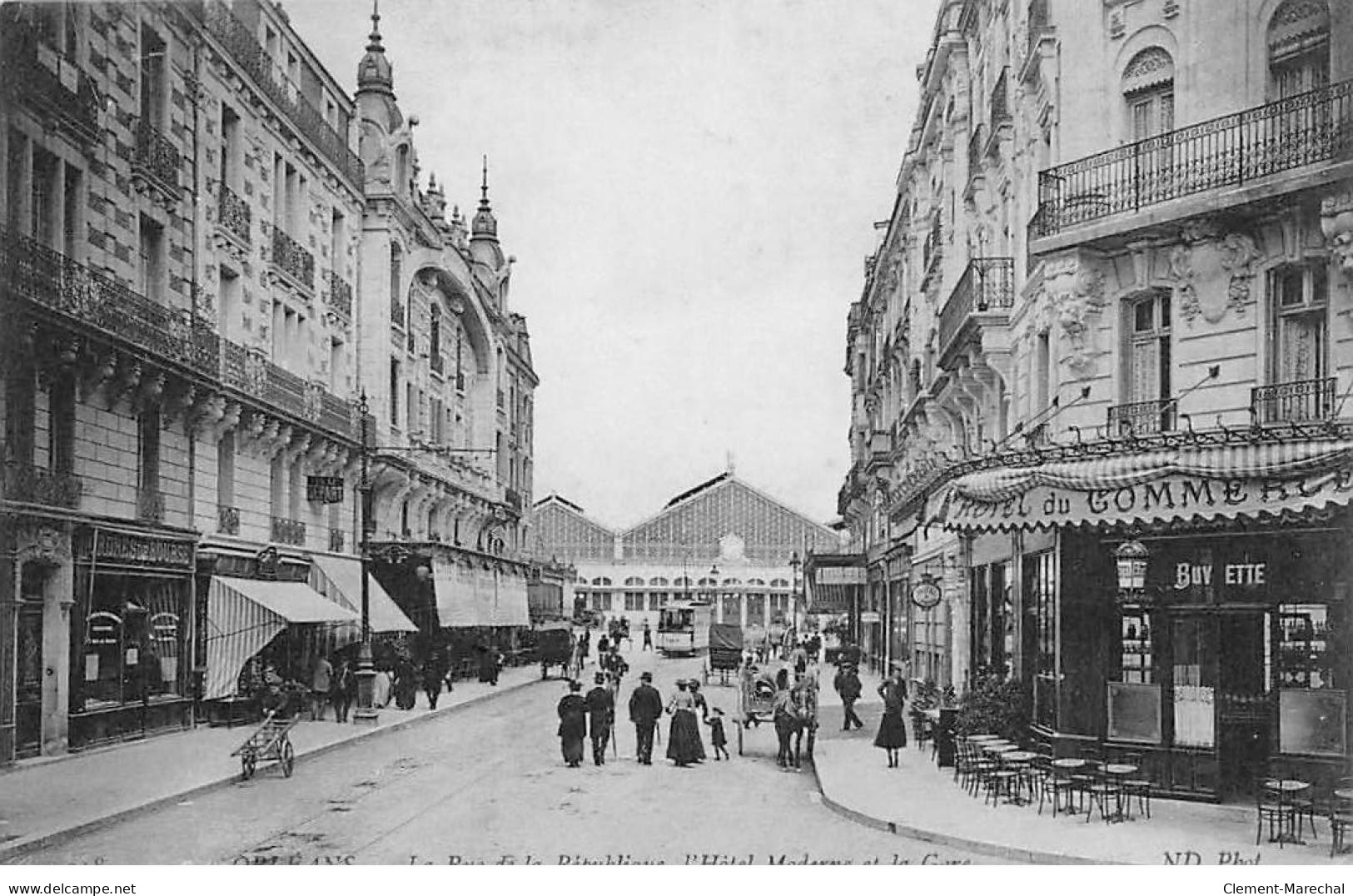 ORLEANS - La Rue De La République - L'Hôtel Moderne Et La Gare - état - Orleans
