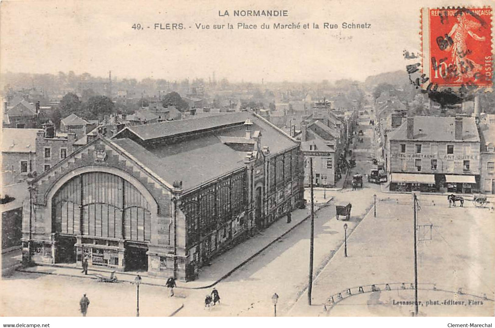 FLERS - Vue Sur La Place Du Marché Et La Rue Schnetz - Très Bon état - Flers