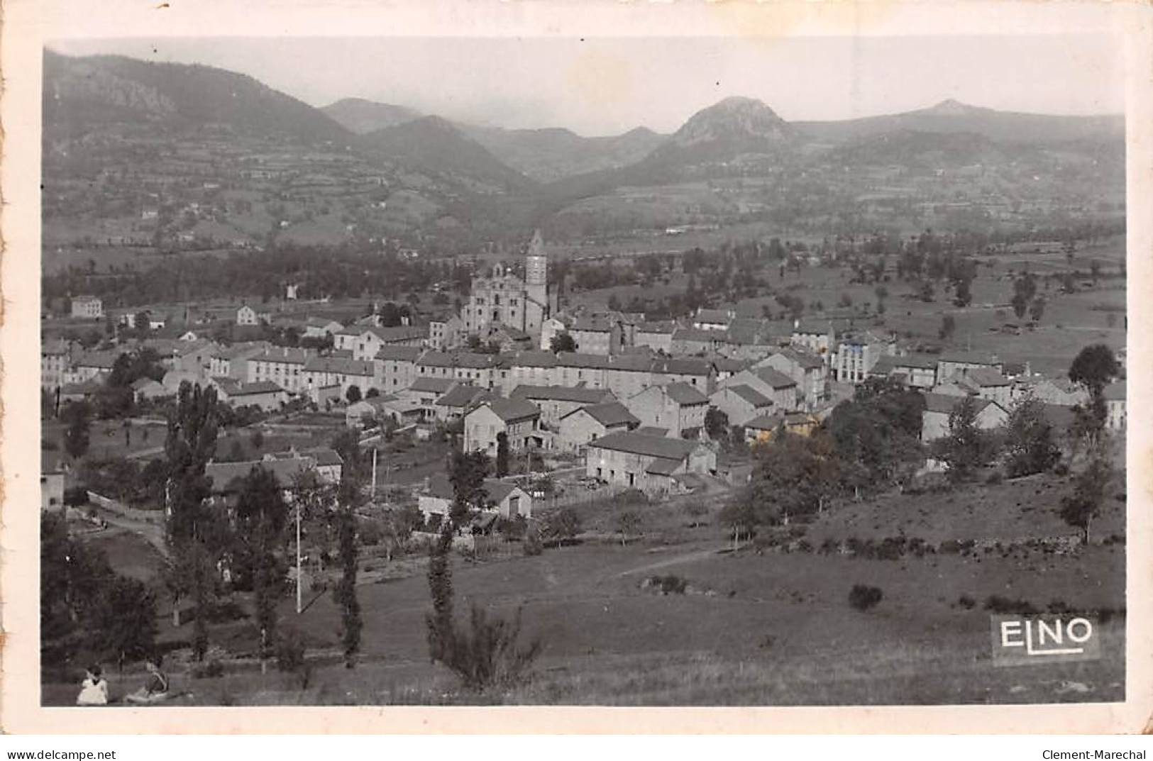 SAINT JULIEN CHAPTEUIL - Vue Générale Et Chaîne Du Meygal - ELNO - état - Autres & Non Classés