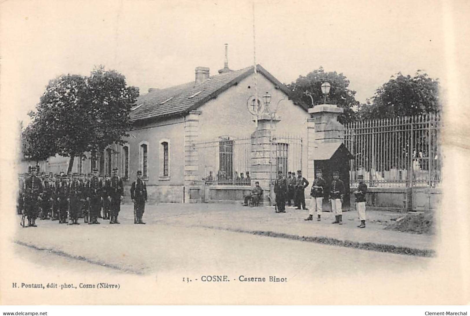 COSNE - Caserne Binot - Très Bon état - Cosne Cours Sur Loire