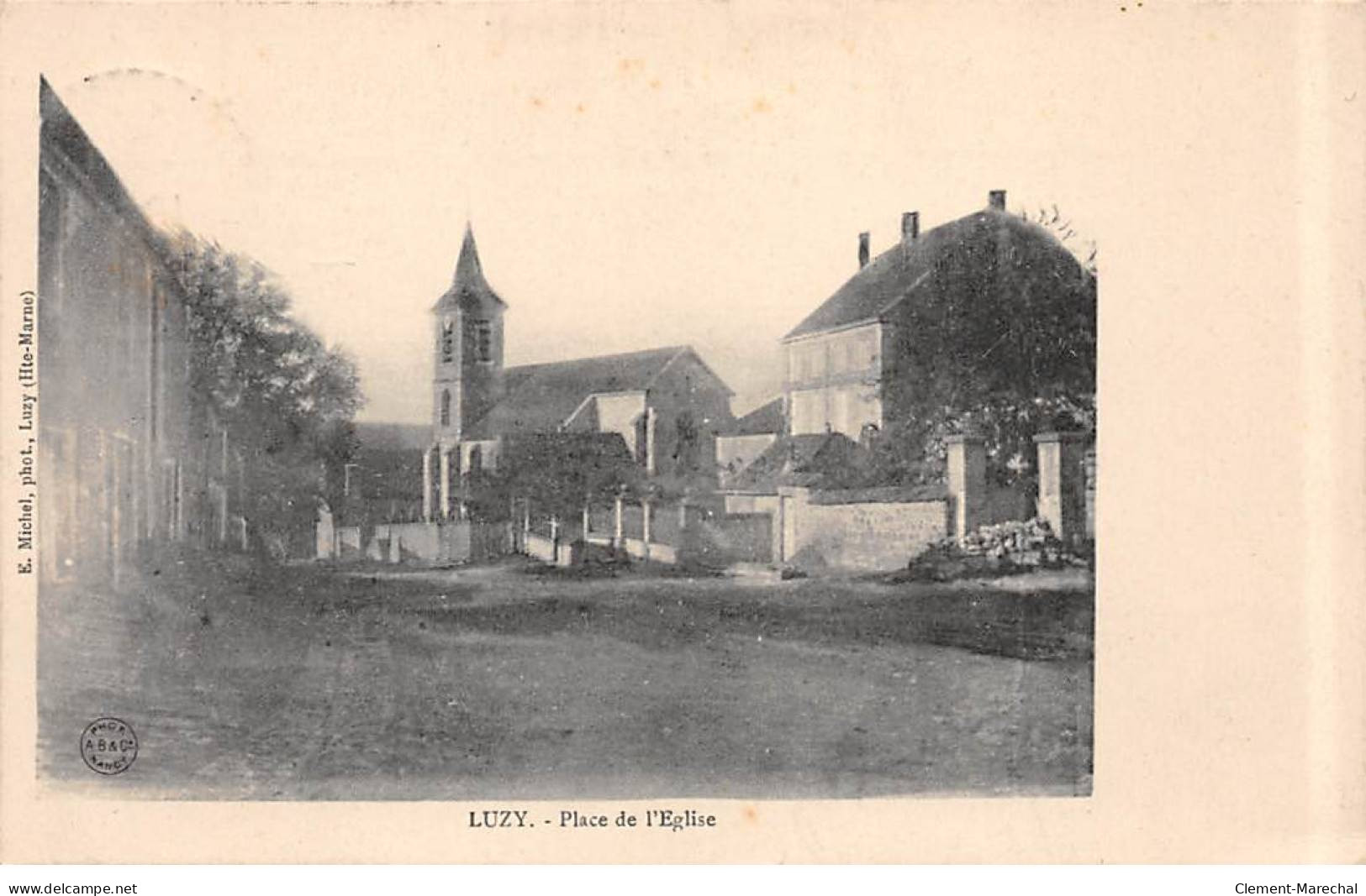 LUZY - Place De L'Eglise - Très Bon état - Other & Unclassified
