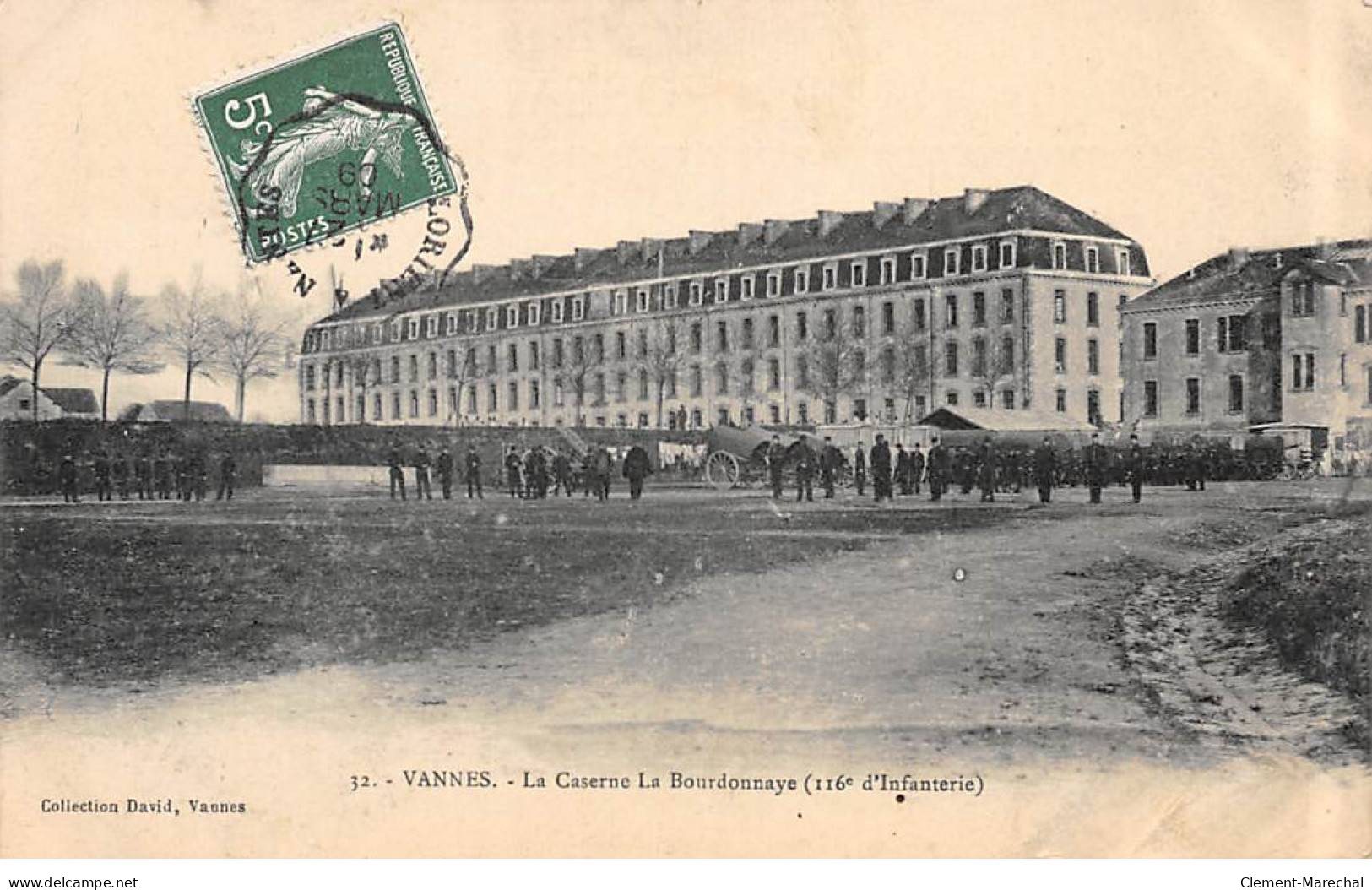 VANNES - La Caserne La Bourdonnaye - Très Bon état - Vannes