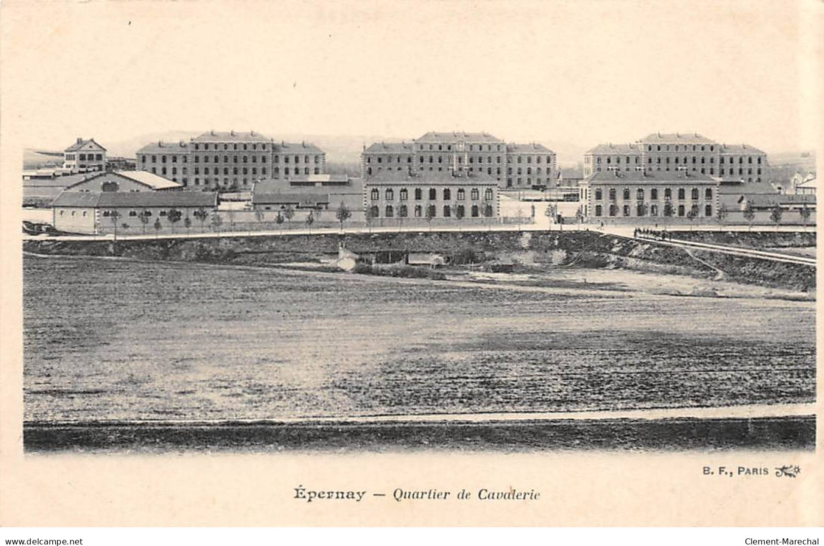 EPERNAY - Quartier De Cavalerie - Très Bon état - Epernay