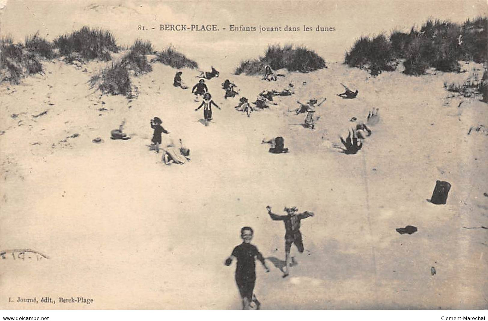 BERCK PLAGE - Enfants Jouant Dans Les Dunes - Très Bon état - Berck