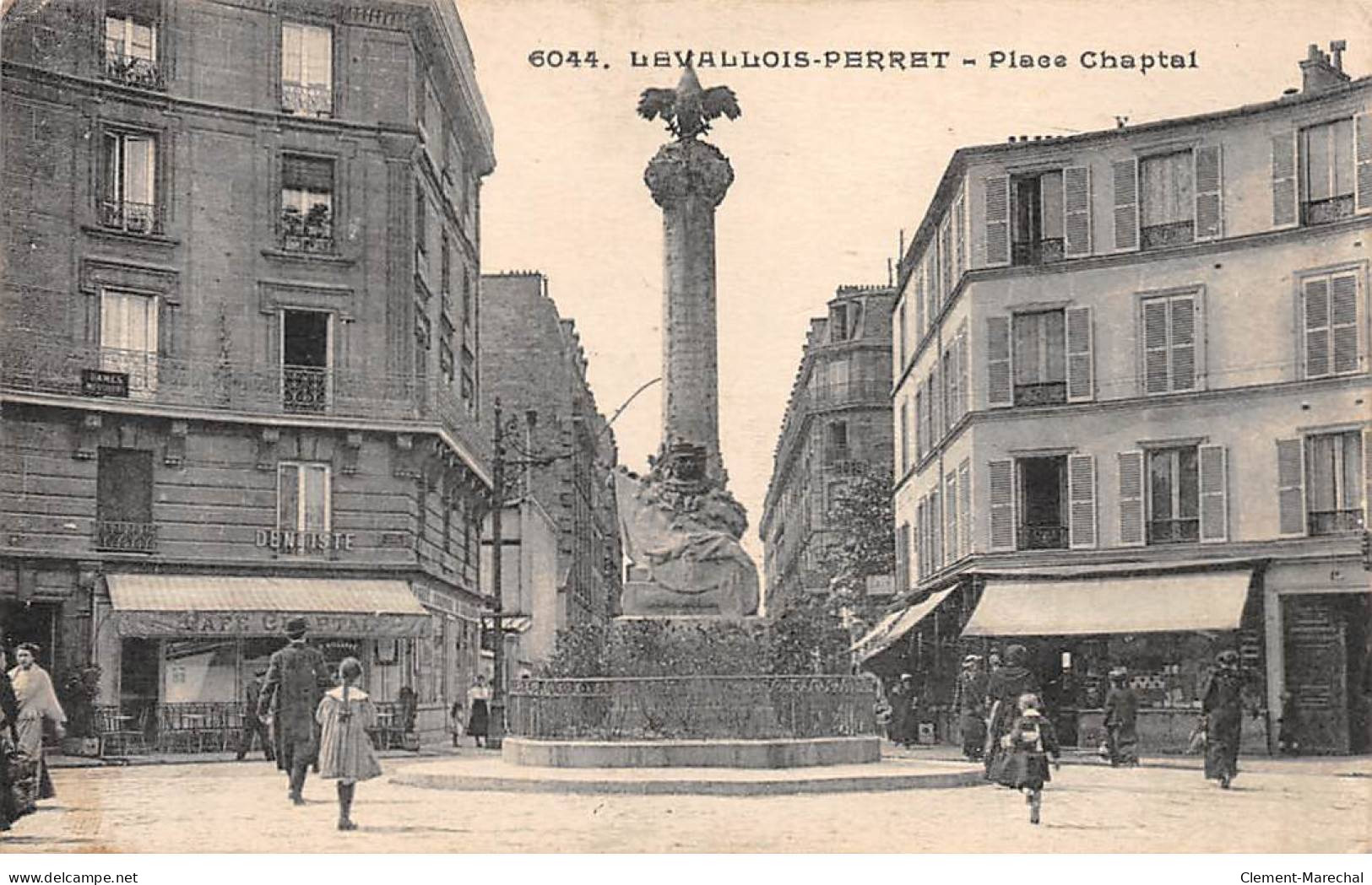 LEVALLOIS PERRET - Place Chaptal - Très Bon état - Levallois Perret