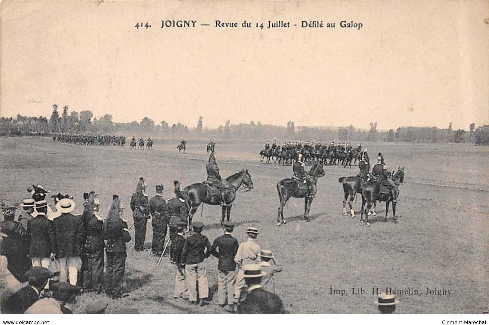 JOIGNY - Revue Du 14 Juillet - Défilé Au Galop - Très Bon état - Joigny