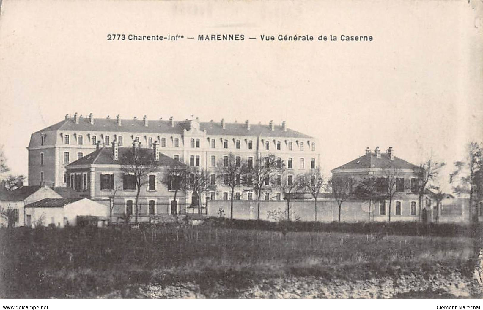 MARENNES - Vue Générale De La Caserne - Très Bon état - Marennes
