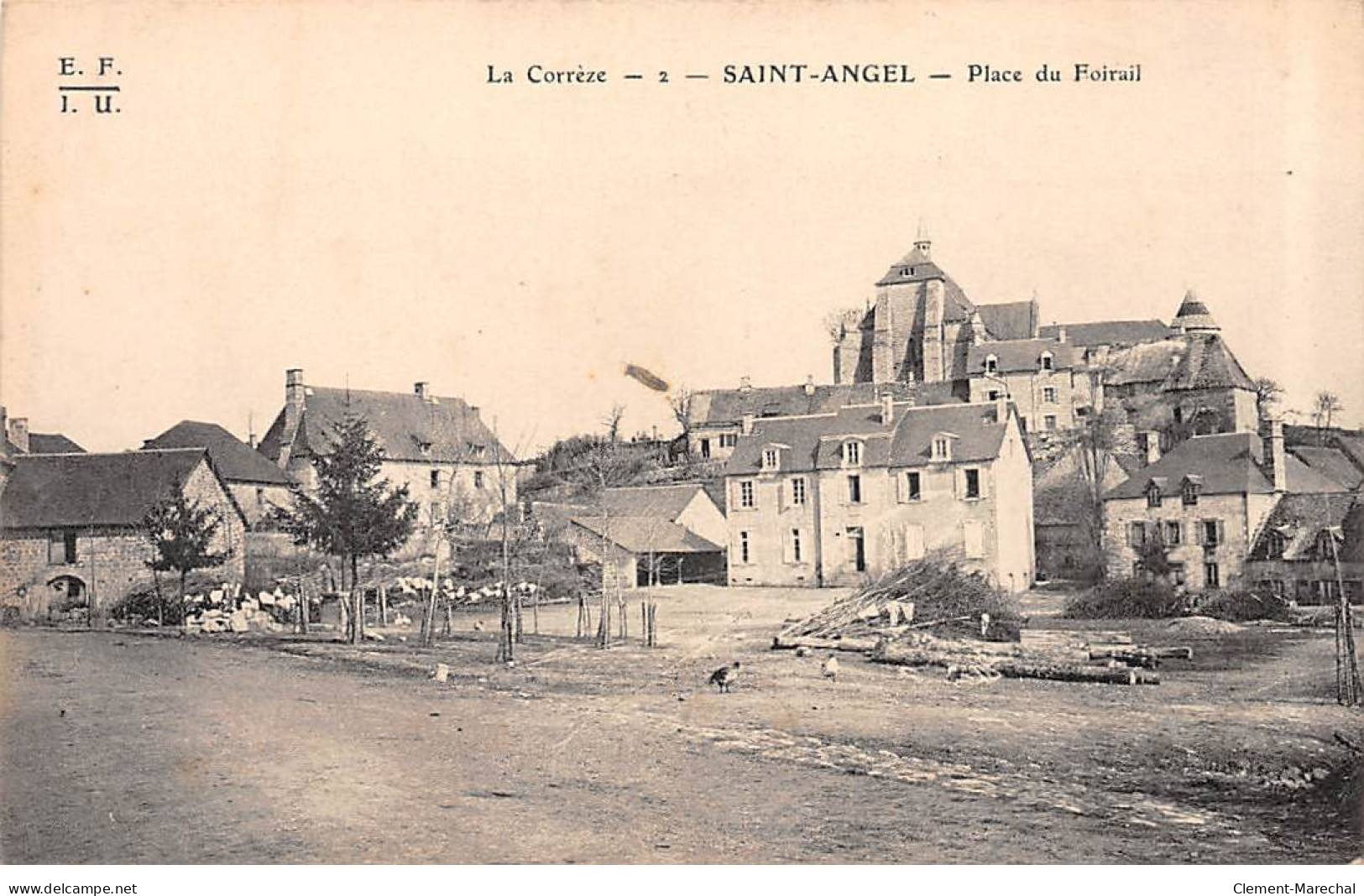 SAINT ANGEL - Place Du Foirail - Très Bon état - Autres & Non Classés