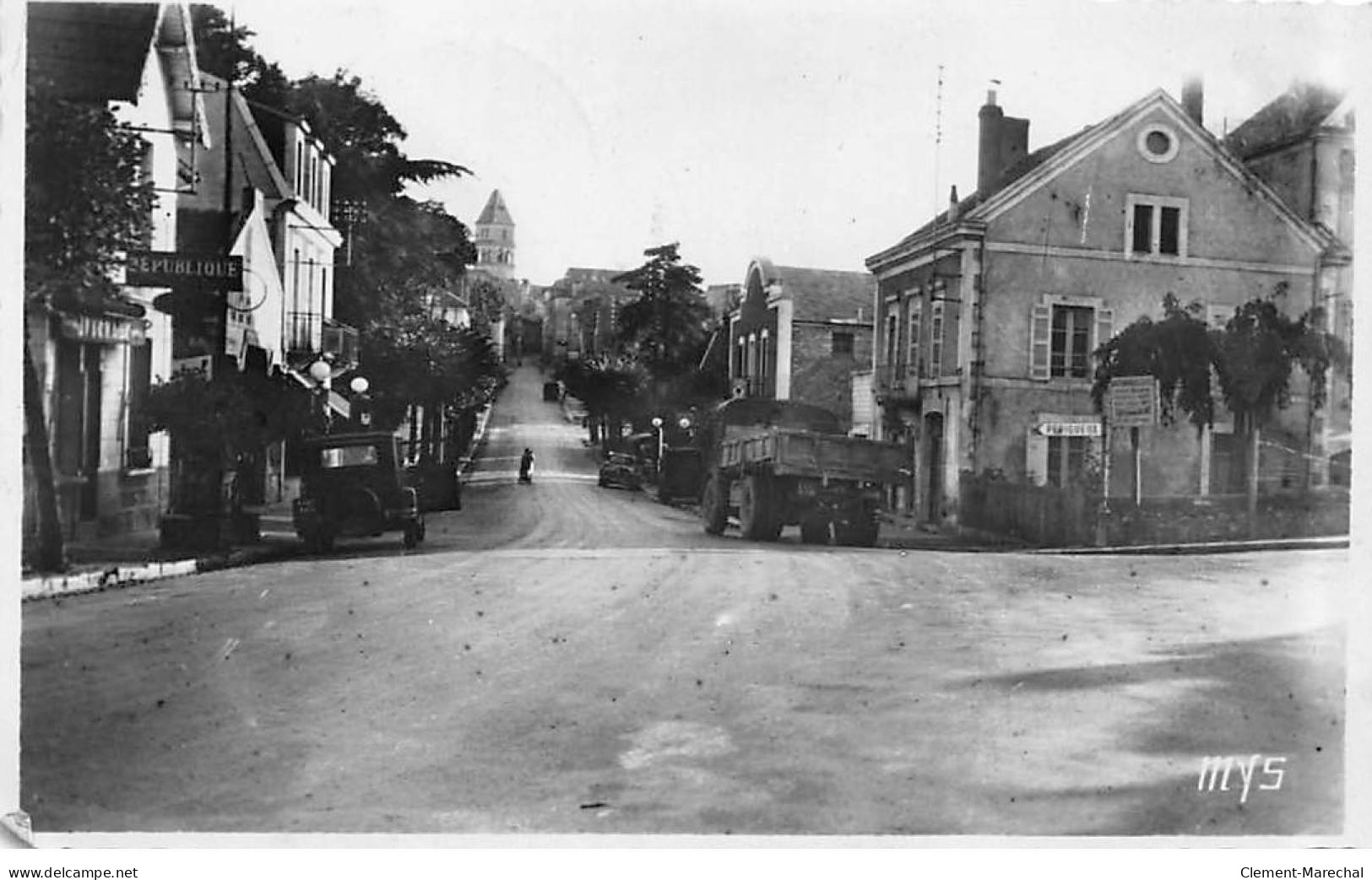 THIVIERS - Rue Du Générale Lamy - état - Thiviers