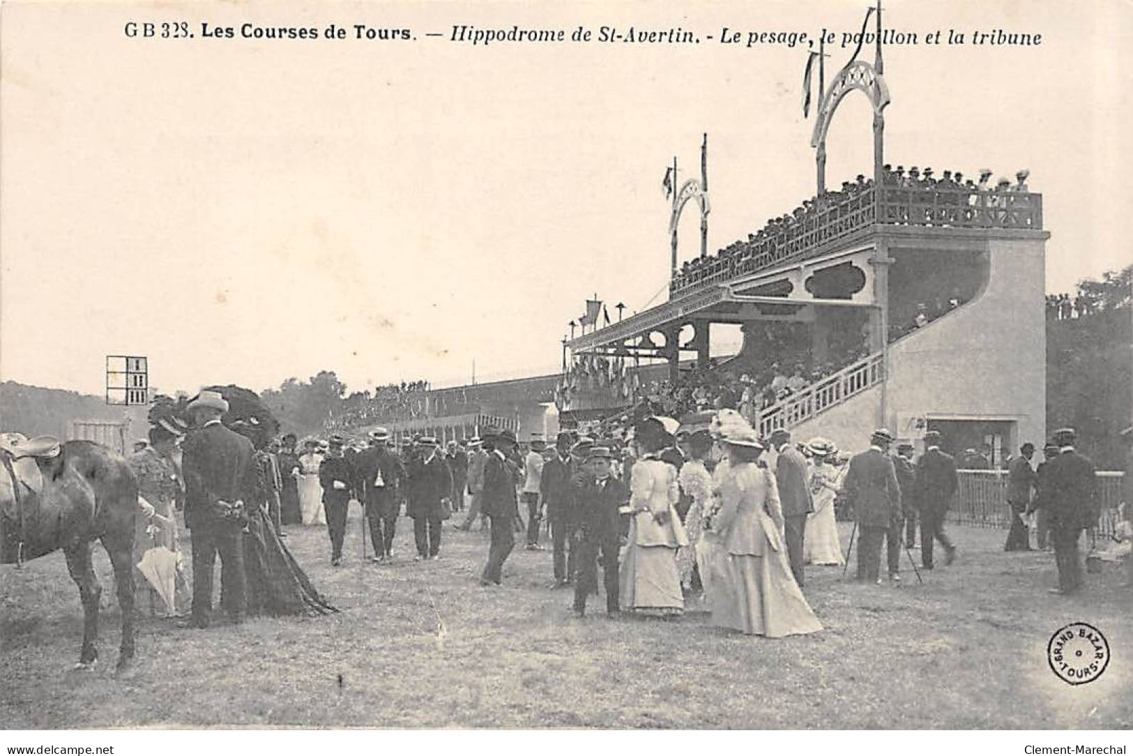 Les Courses De TOURS - Hippodrome De Saint Avertin - Le Pesage - La Pavillon Et La Tribune - Très Bon état  - Tours