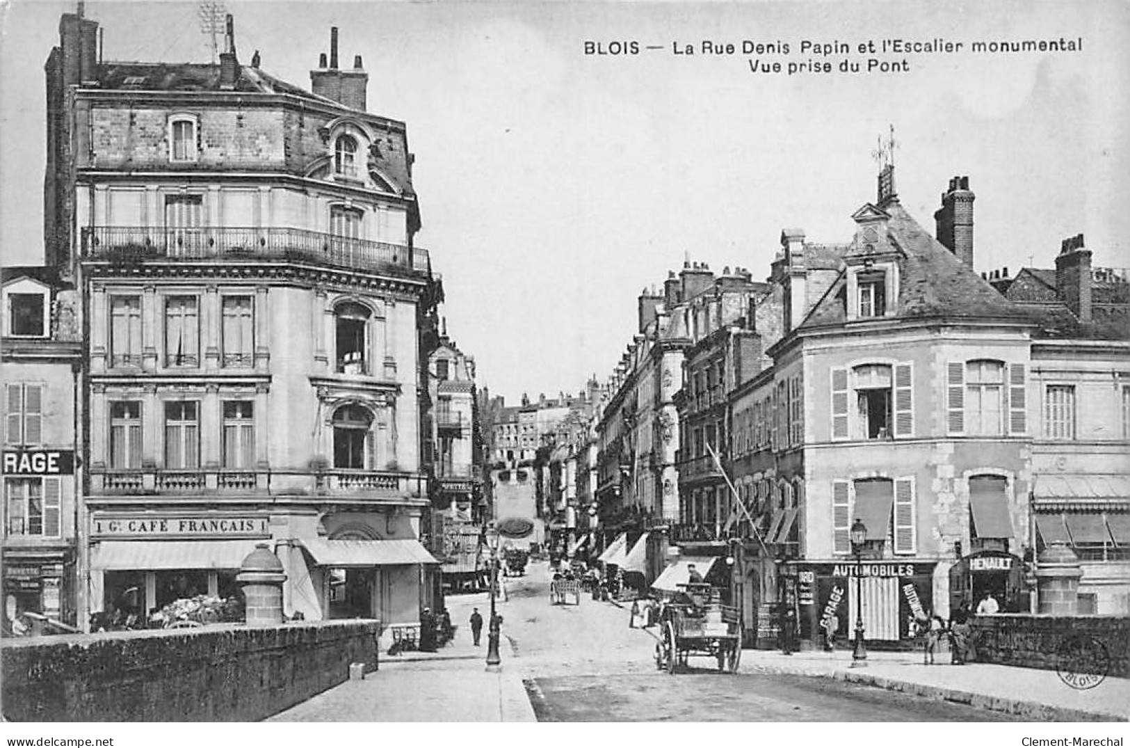 BLOIS - La Rue Denis Papin Et L'Escalier Monumental - Vue Prise Du Pont - Très Bon état - Blois