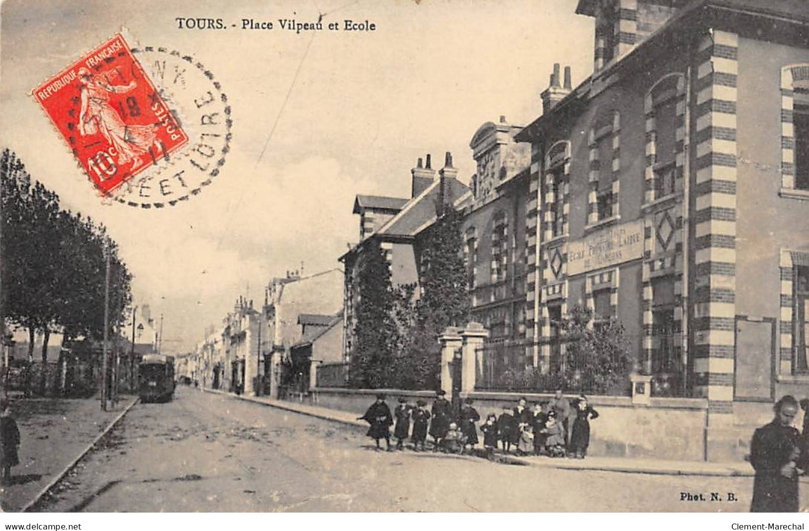 TOURS - Place Vilpeau Et Ecole - Très Bon état - Tours