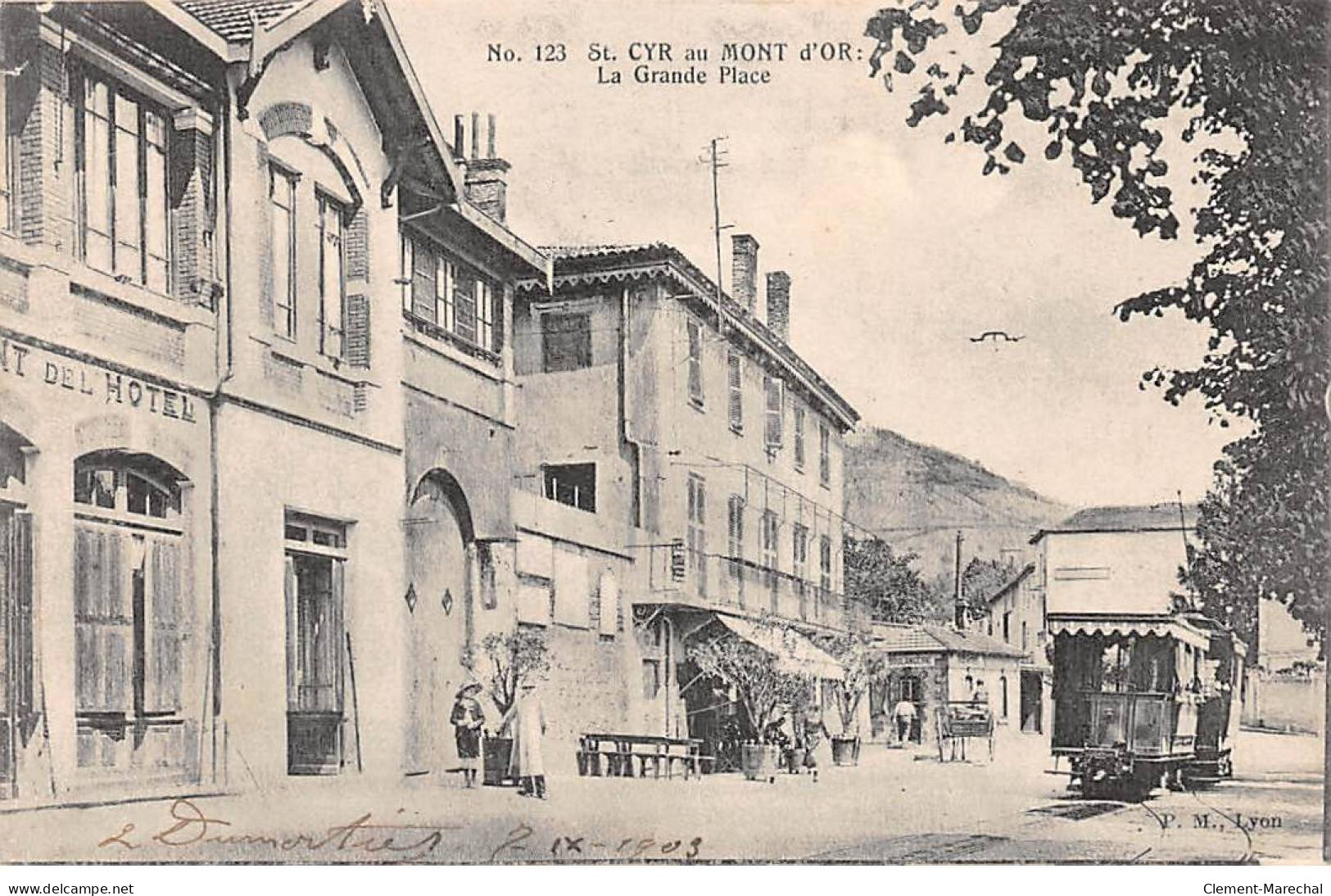 SAINT CYR AU MONT D'OR - La Grande Place - Très Bon état - Sonstige & Ohne Zuordnung