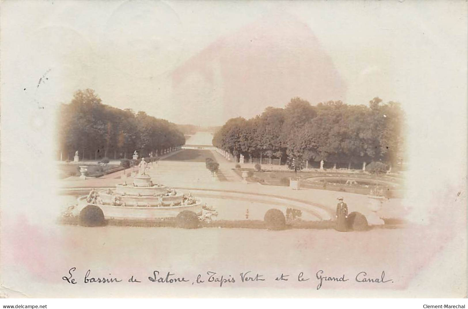 VERSAILLES - Le Bassin - Le Tapis Vert Et Le Grand Canal - état - Versailles (Kasteel)