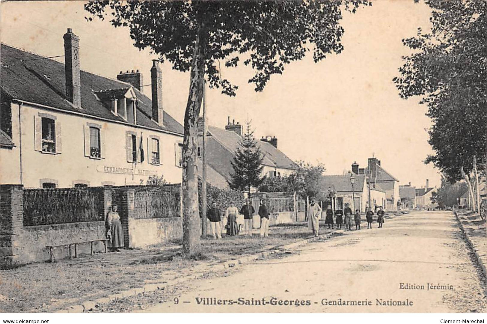 VILLIERS SAINT GEORGES - Gendarmerie Nationale - Très Bon état - Villiers Saint Georges