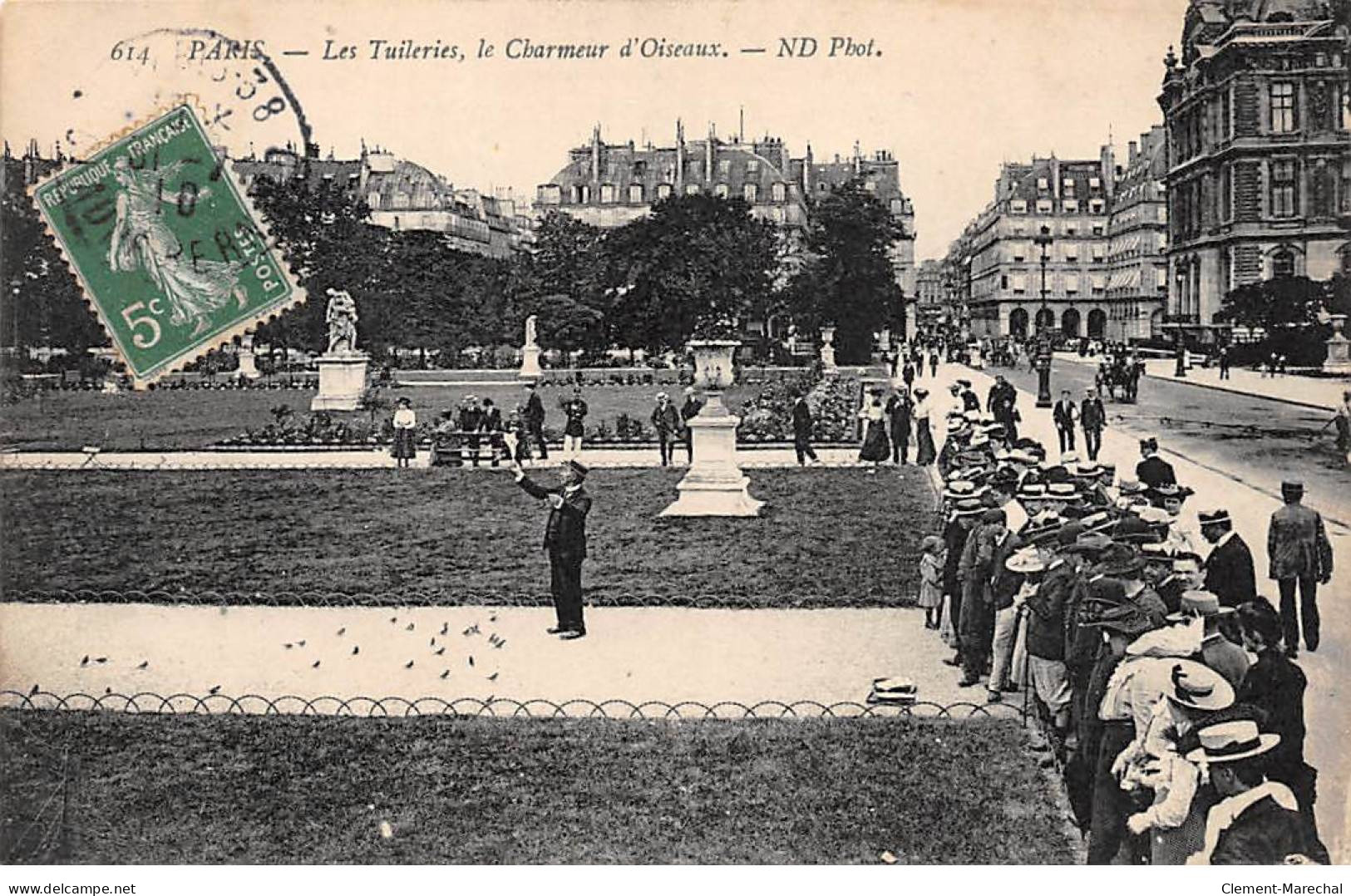 PARIS - Les Tuileries - Le Charmeur D'Oiseaux - Très Bon état - Parcs, Jardins