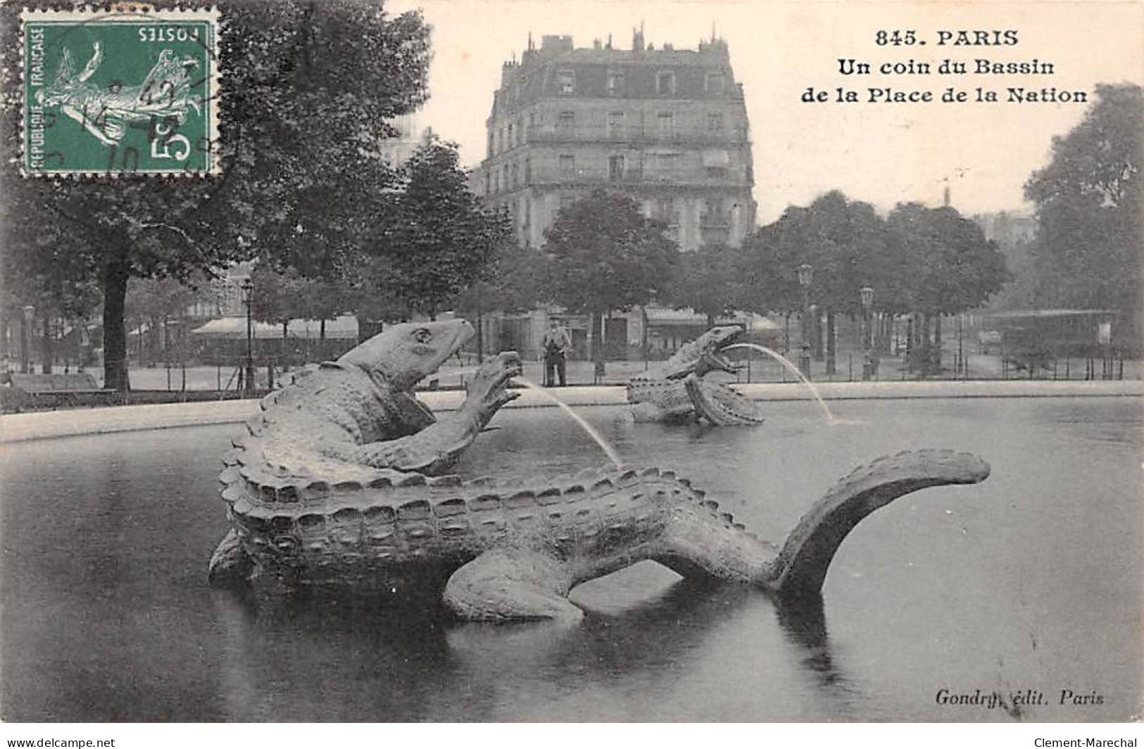 PARIS - Un Coin Du Bassin De La Place De La Nation - Très Bon état - Places, Squares