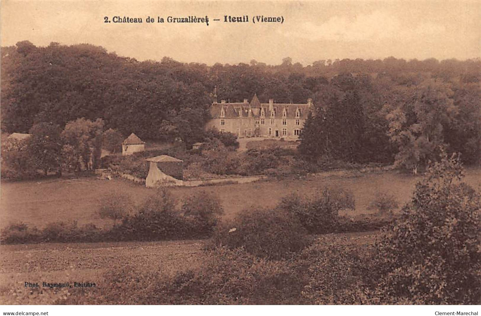 ITEUIL - Château De La Gruzalières - Très Bon état - Andere & Zonder Classificatie