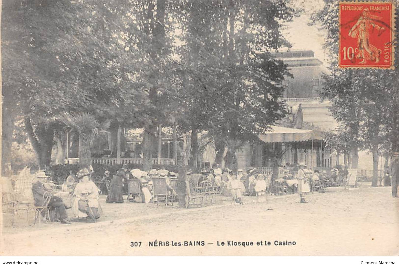 NERIS LES BAINS - Le Kiosque Et Le Casino - Très Bon état - Neris Les Bains