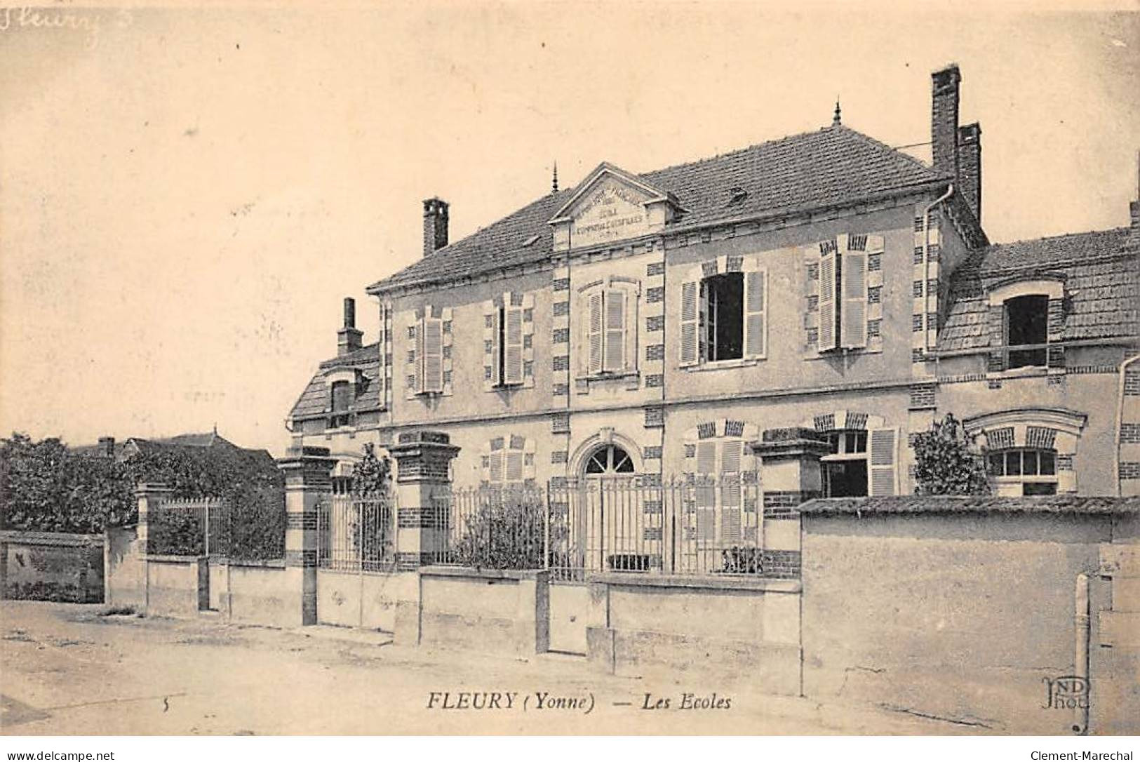 FLEURY - Les Ecoles - Très Bon état - Other & Unclassified