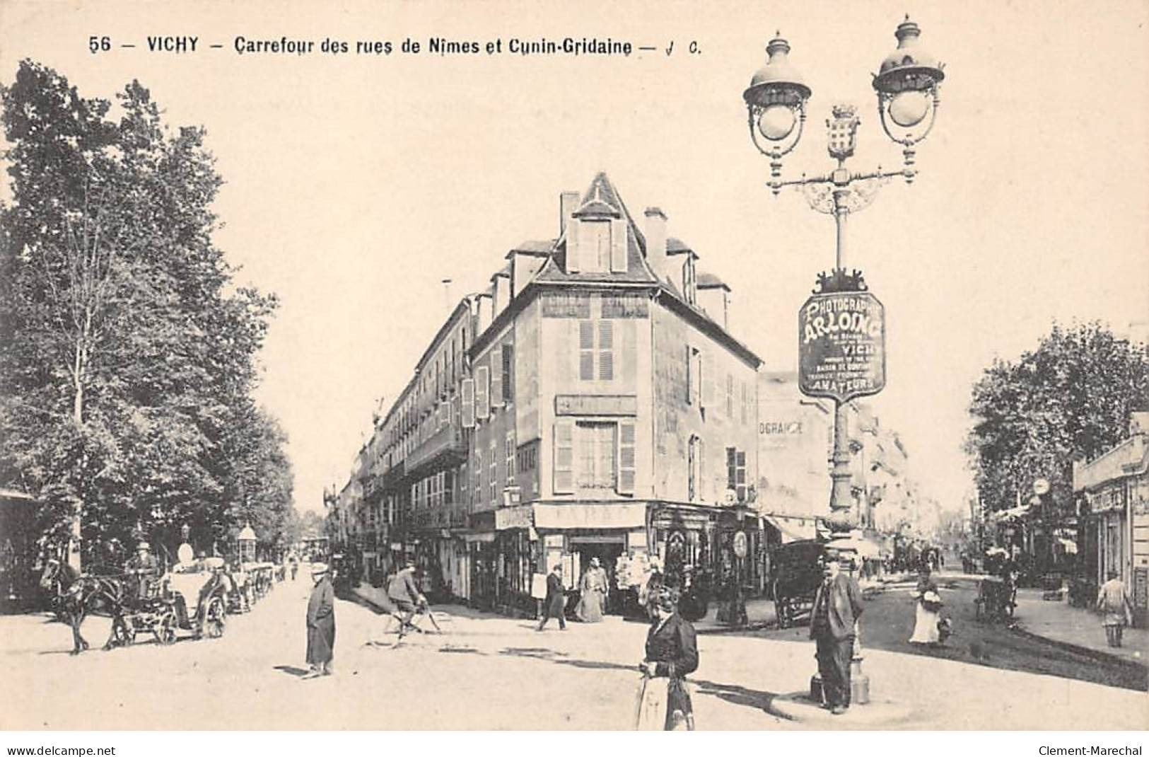 VICHY - Carrefour Des Rues De Nîmes Et Cunin Gridaine - Très Bon état - Vichy