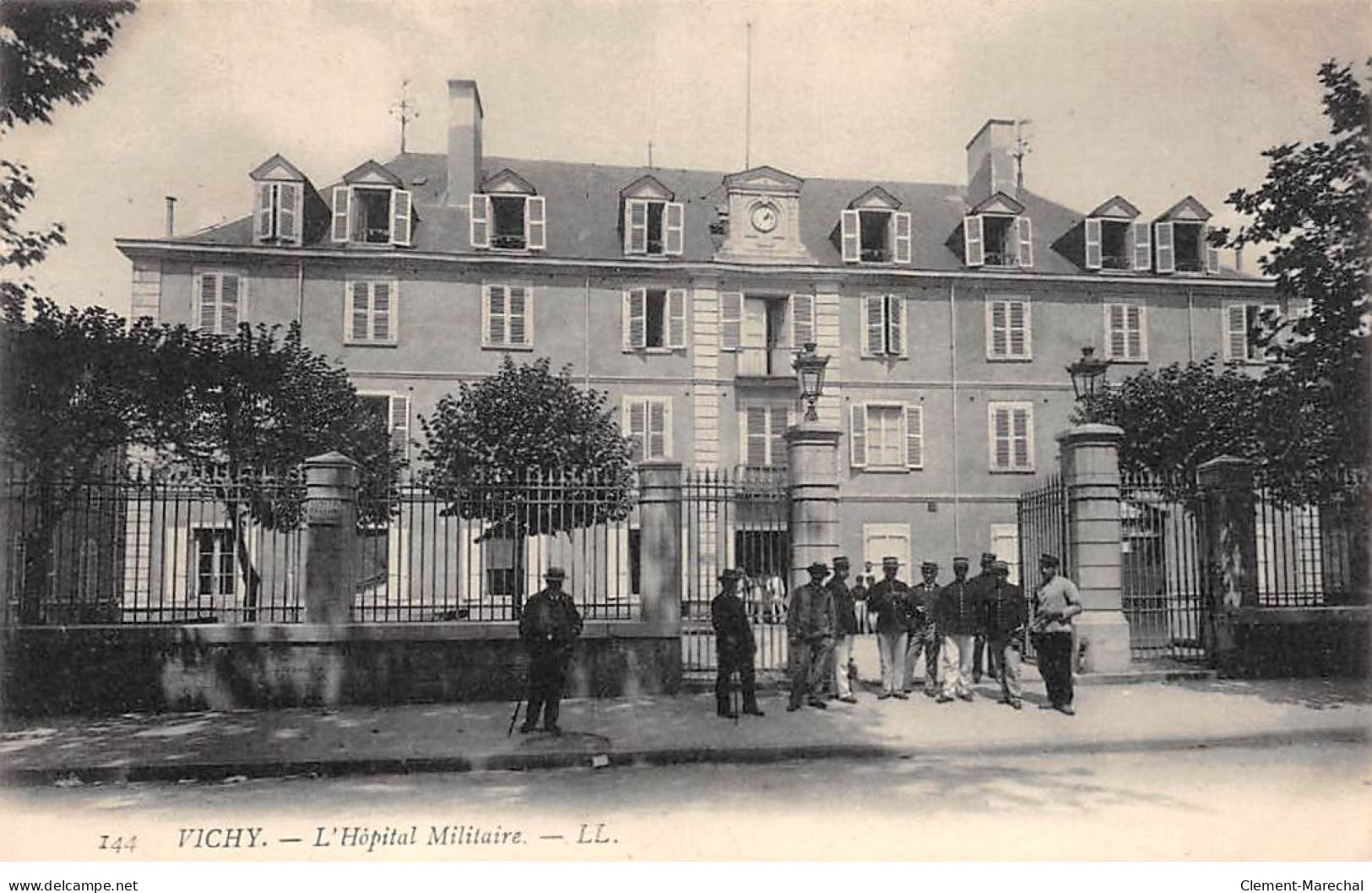 VICHY - L'Hôpital Militaire - Très Bon état - Vichy