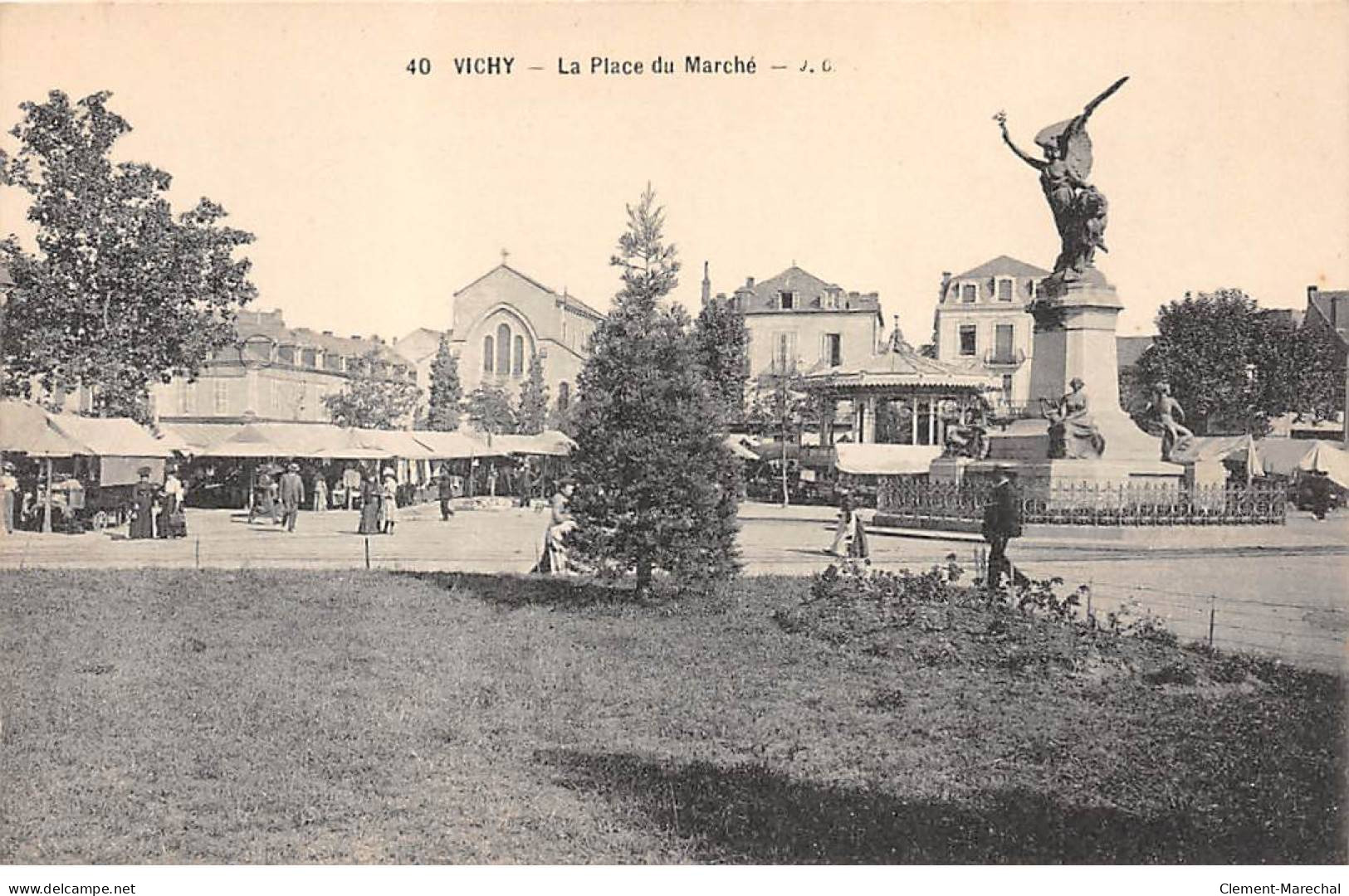 VICHY - La Place Du Marché - Très Bon état - Vichy