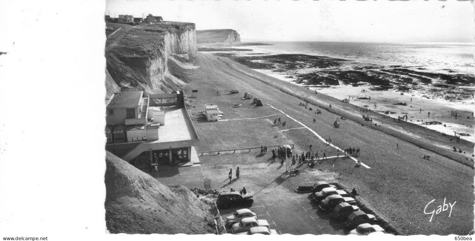 Mesnil-Val.Le Casino Et La Plage. - Mesnil-Val