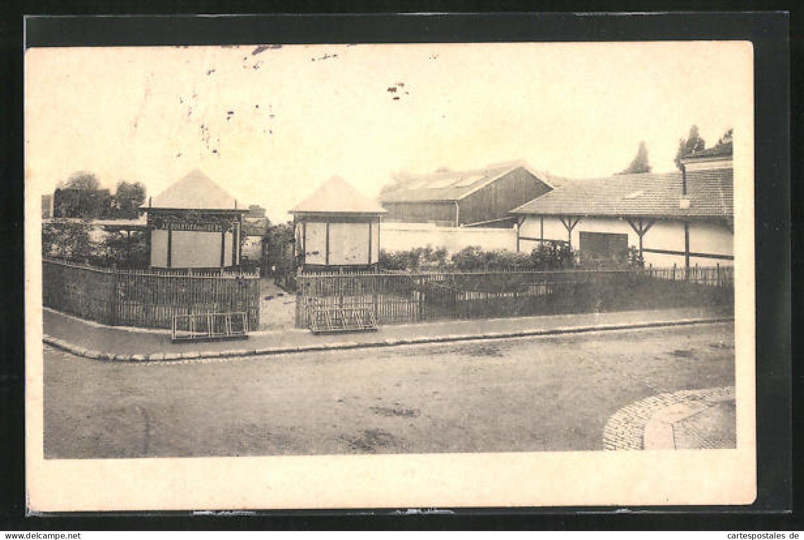 CPA Levallois, Vue De La Rue Im Ort  - Autres & Non Classés