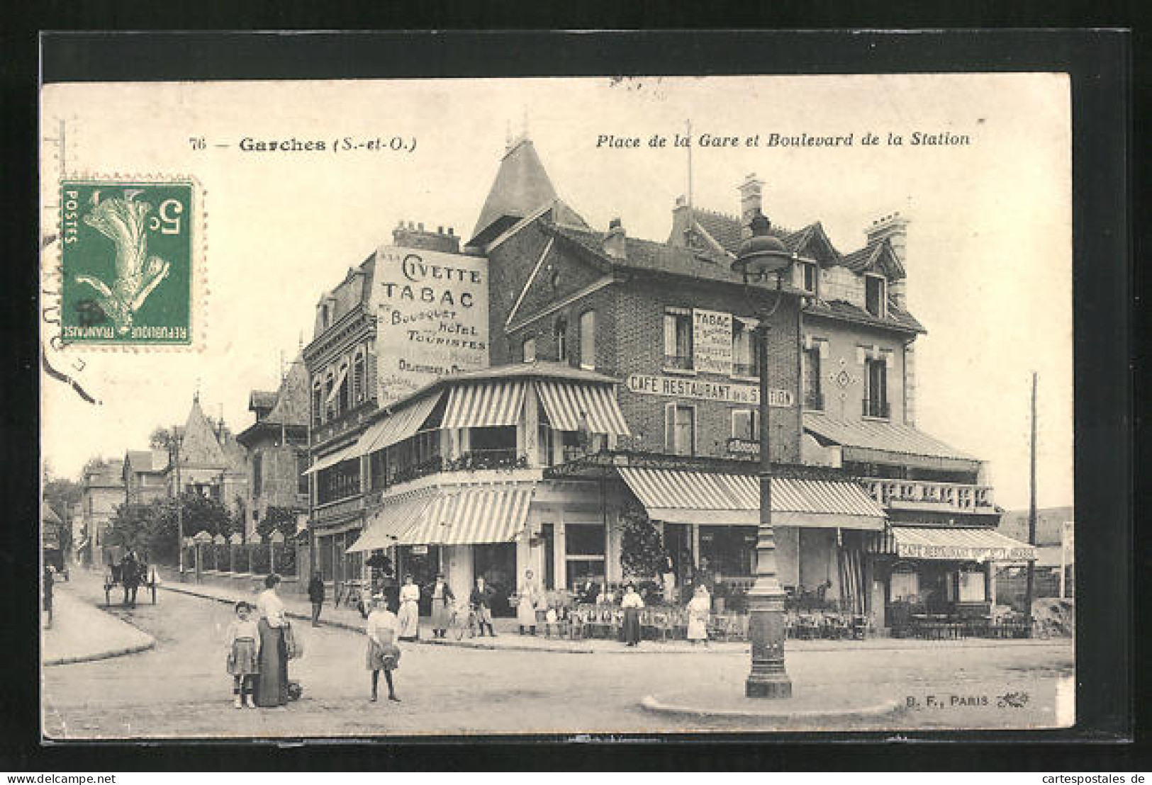 CPA Garches, Place De La Gare Et Boulevard De La Station  - Garches