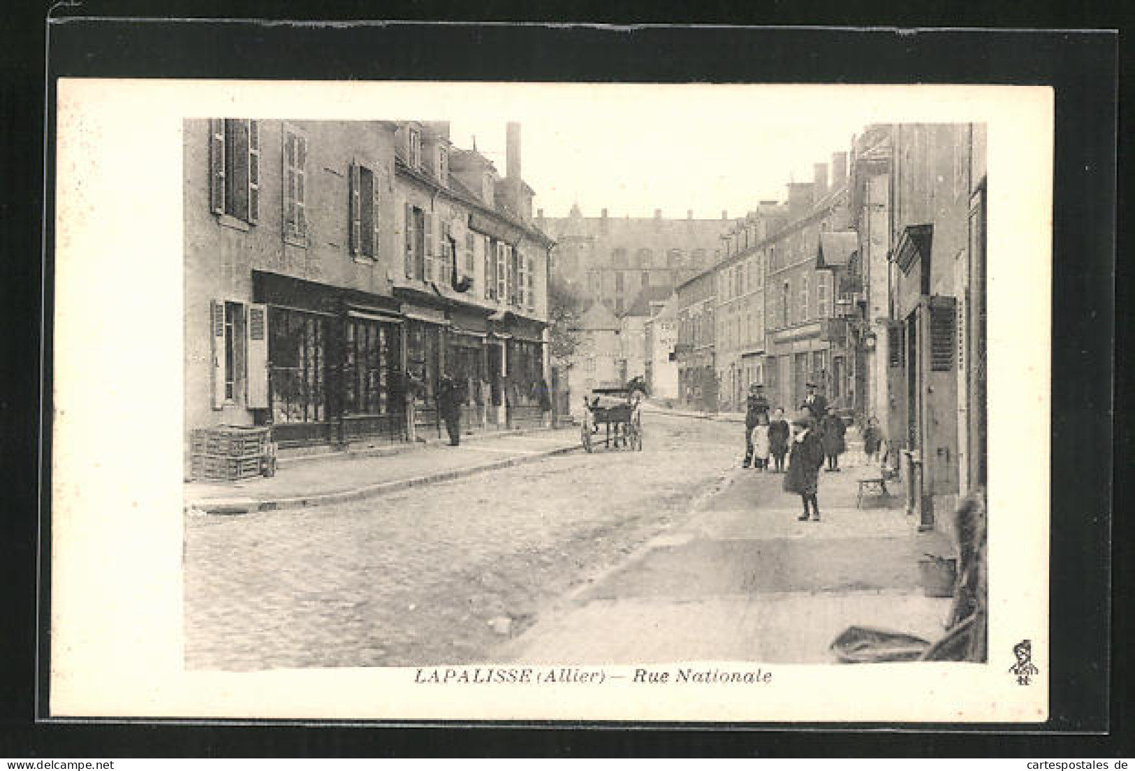 CPA Lapalisse, Rue Nationale, Vue De La Rue  - Lapalisse
