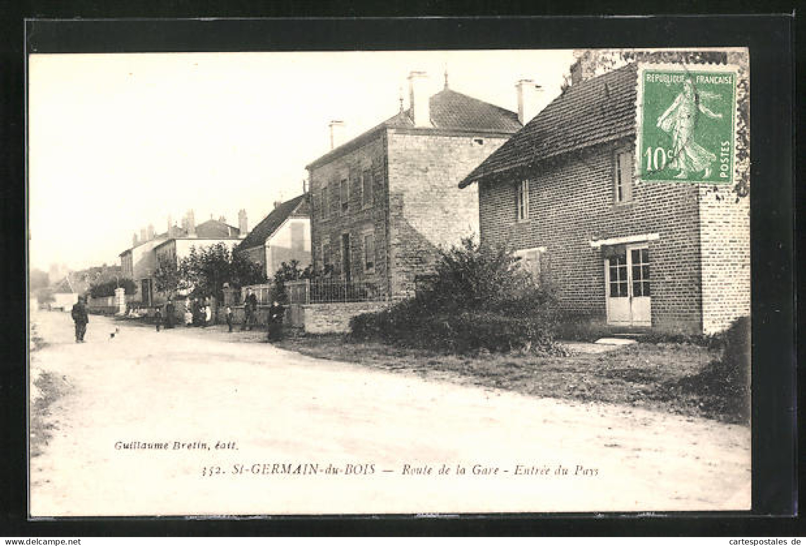 CPA St-Germain-du-Bois, Route De La Gare, Entrée Du Pays  - Sonstige & Ohne Zuordnung