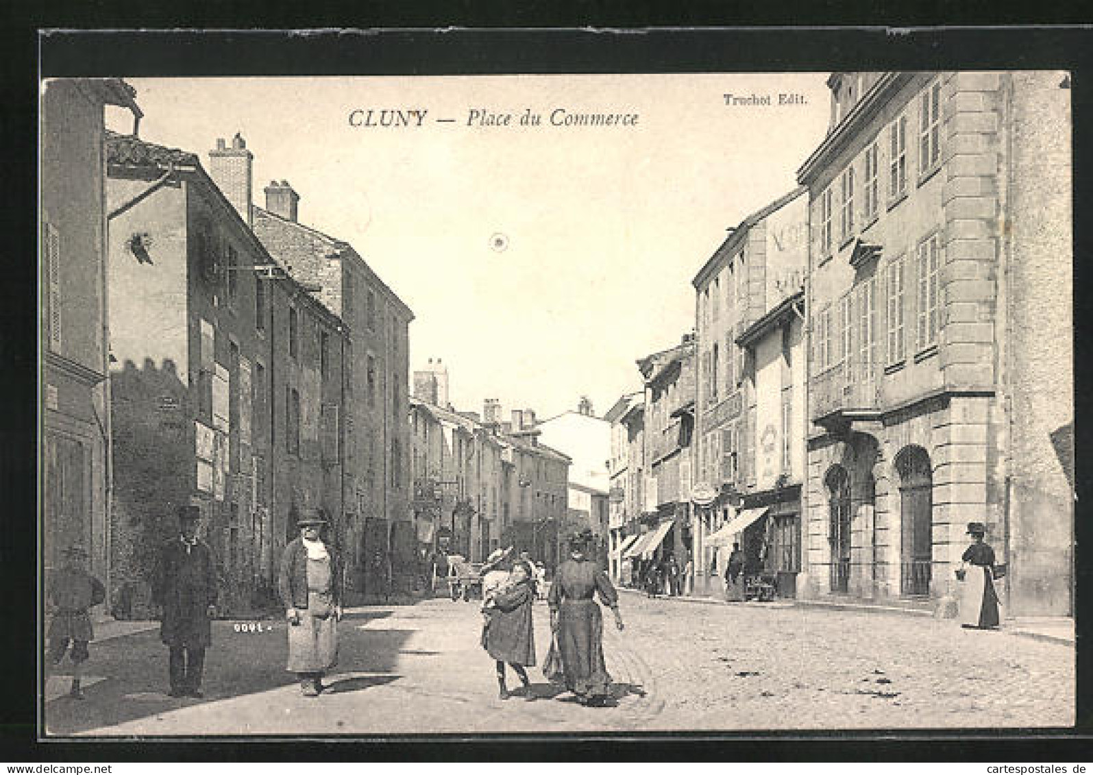 CPA Cluny, Place Du Commerce  - Cluny