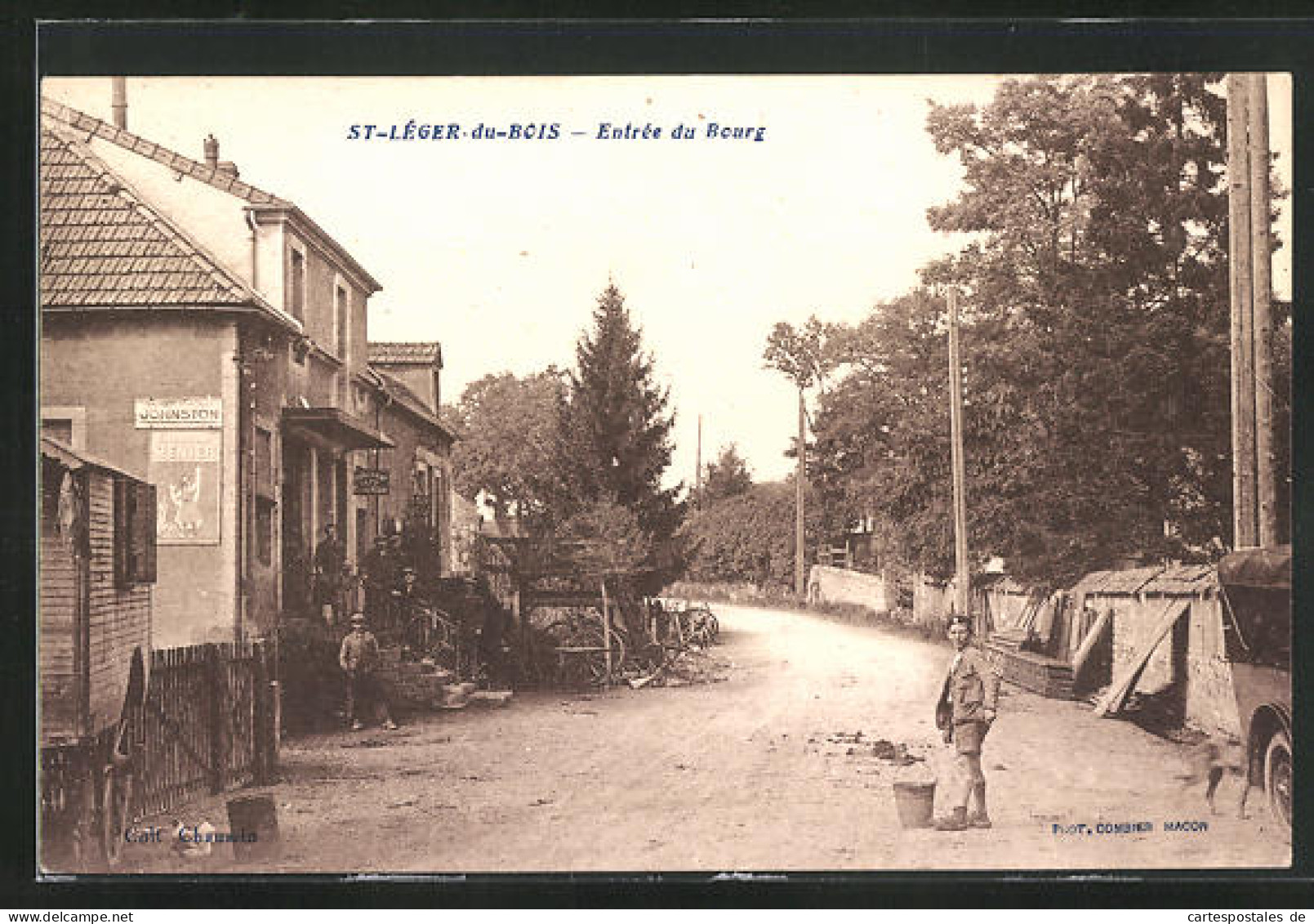 CPA St-Léger-du-Bois, Entrée Du Bourg  - Andere & Zonder Classificatie