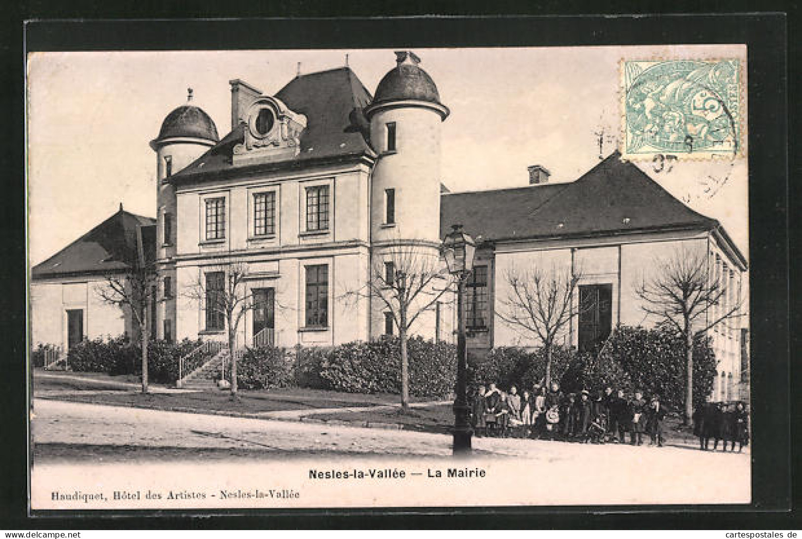 CPA Neslas-la-Vallee, La Mairie, Enfants  - Sonstige & Ohne Zuordnung