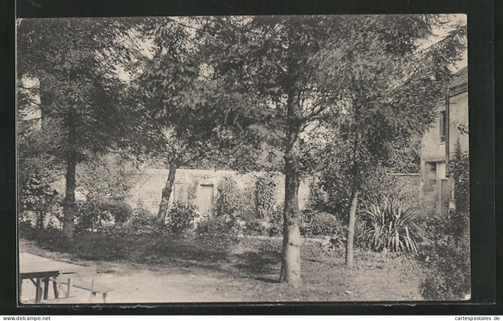 CPA Boissy-l`Aillerie, L`Oiseau Bleu, Jardin Clos  - Boissy-l'Aillerie