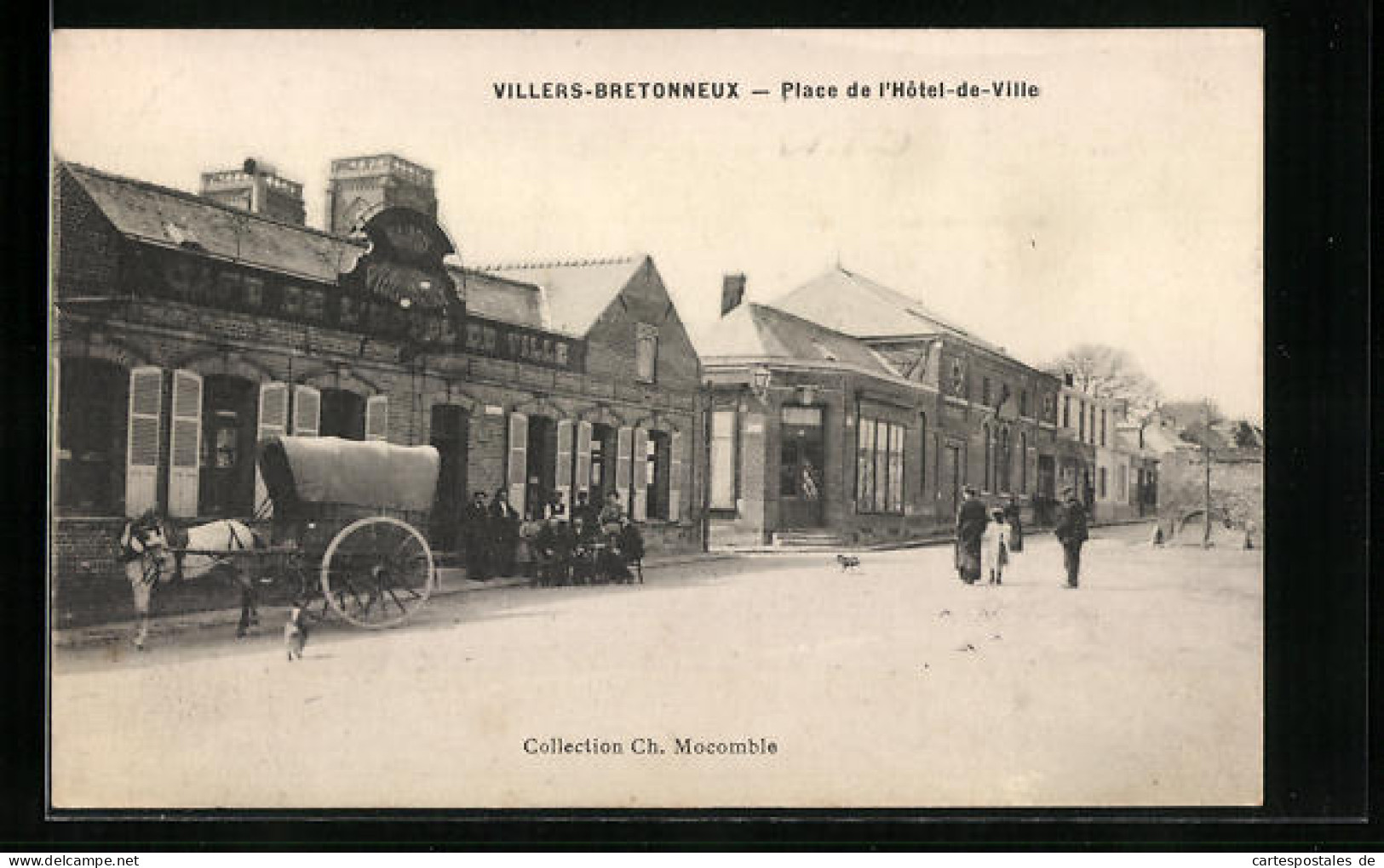 CPA Villers-Bretonneux, Place Du L`Hotel-de-Ville  - Villers Bretonneux