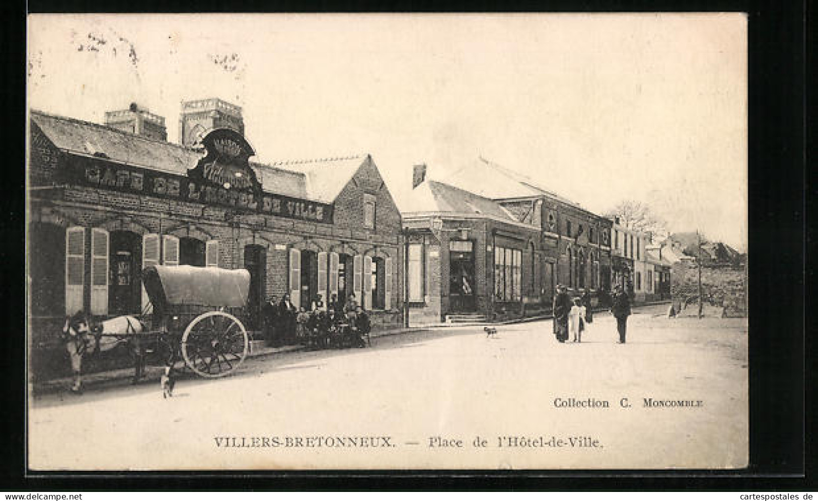 CPA Villers-Bretonneux, Place De L`Hôtel-de-Ville  - Villers Bretonneux