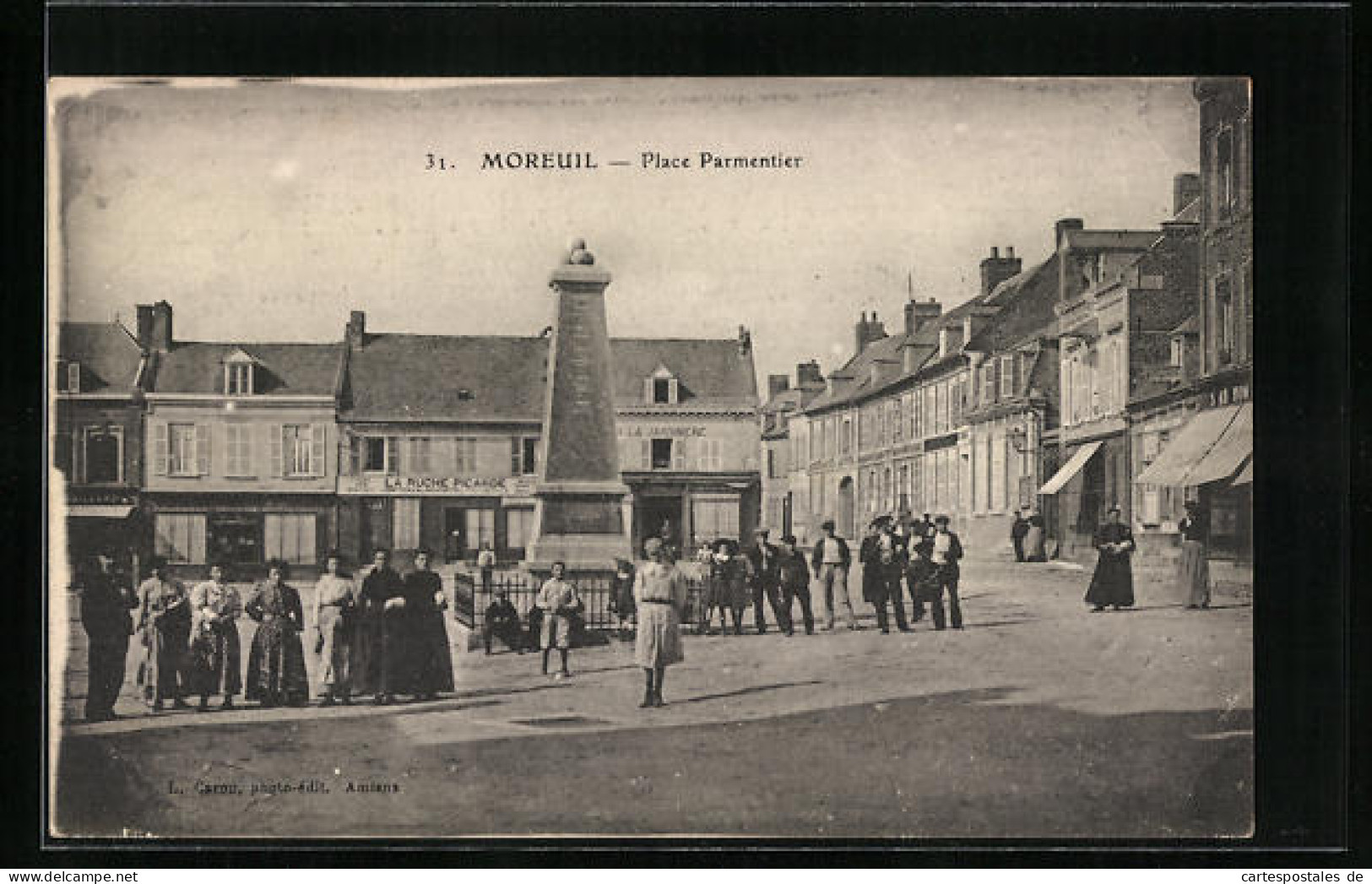 CPA Moreuil, Place Parmentier  - Moreuil