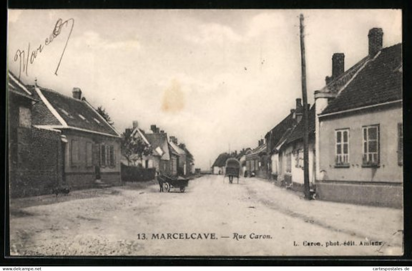 CPA Marcelcave, Rue Caron, Vue De La Rue  - Autres & Non Classés