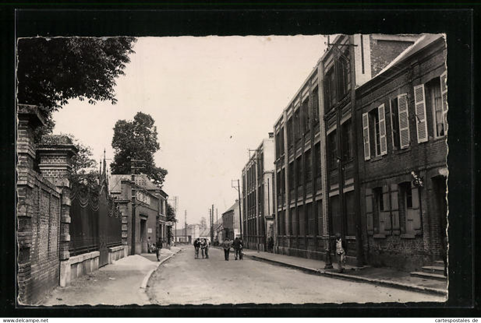 CPA Fressenneville, L`Usine Riquier  - Saint Riquier