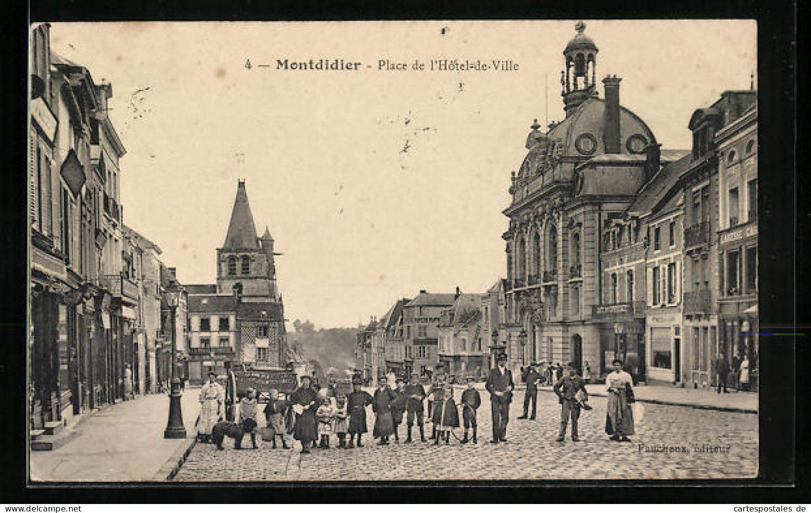 CPA Montdidier, Place De L`Hôtel-de-Ville  - Montdidier