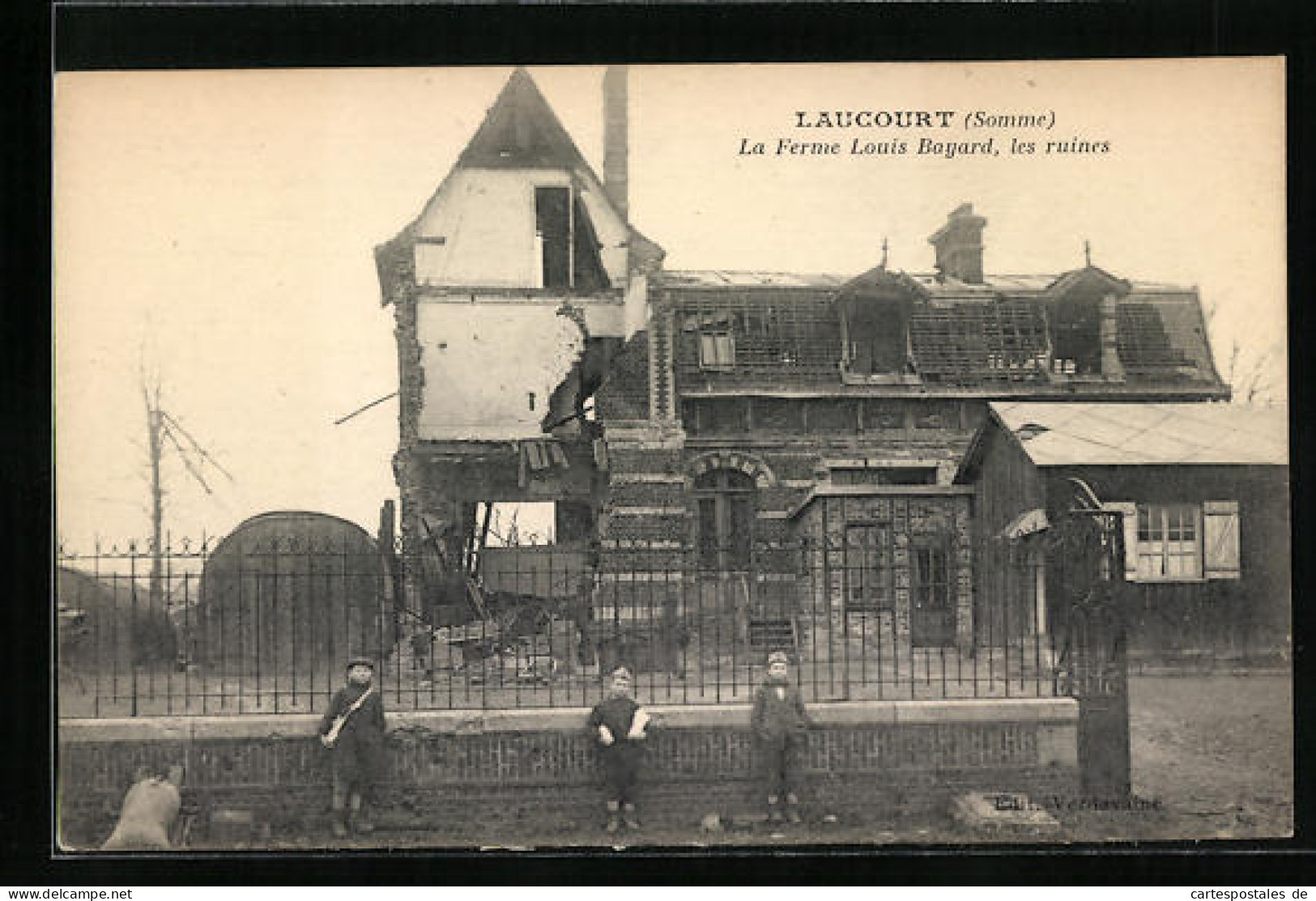 CPA Laucourt, La Ferme Louis Bayard, Les Ruines  - Other & Unclassified