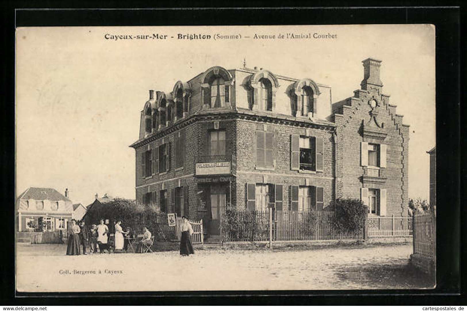 CPA Cayeux-sur-Mer-Brighton, Avenue De L`Amiral Courbet  - Cayeux Sur Mer